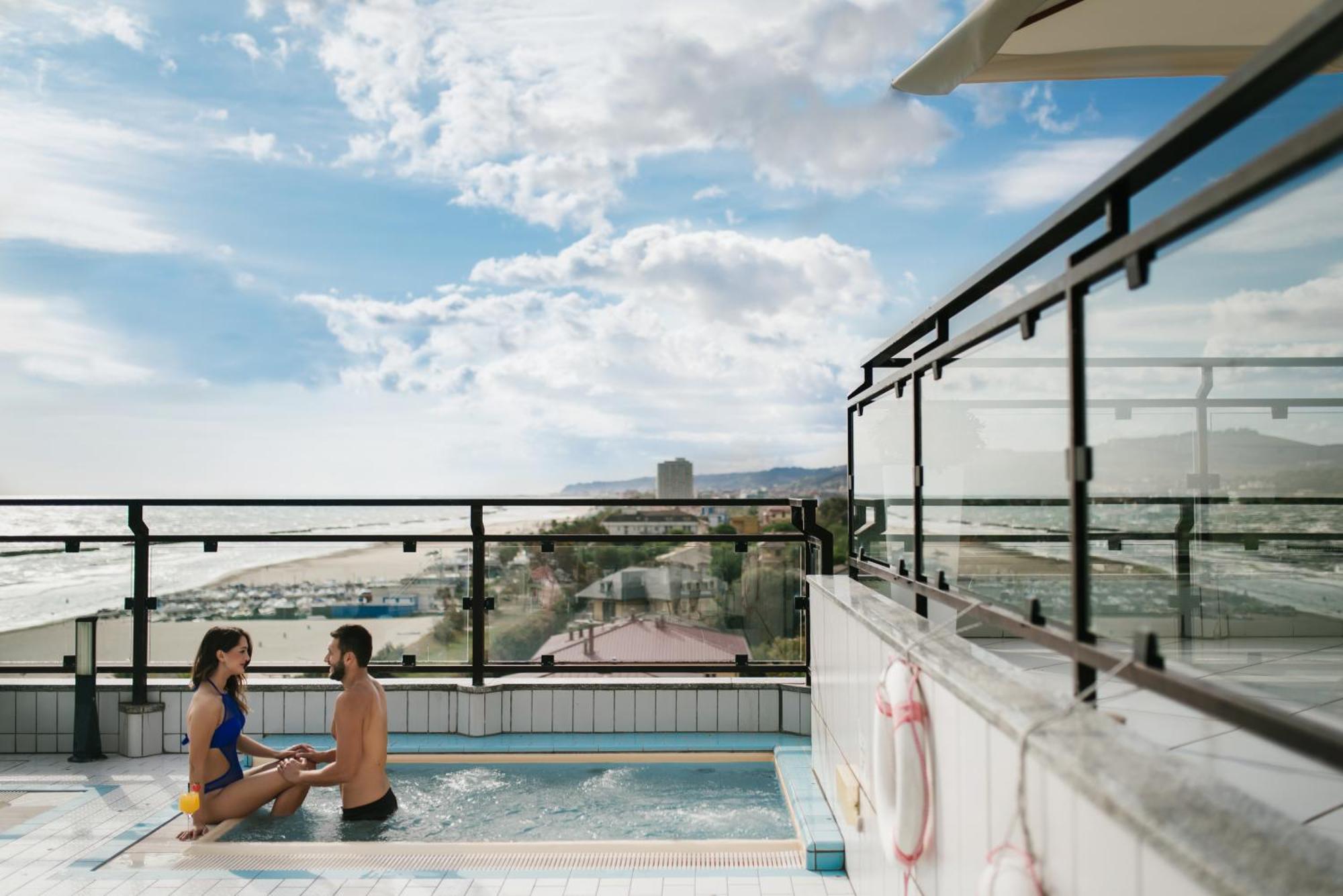 Hotel Royal Фермо Экстерьер фото