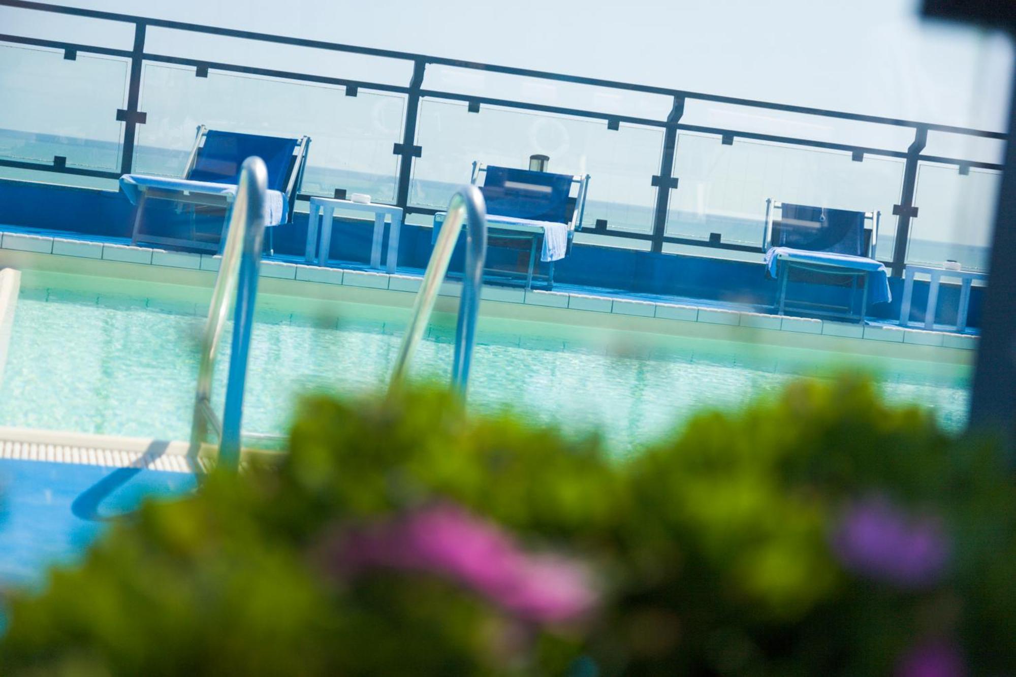 Hotel Royal Фермо Экстерьер фото