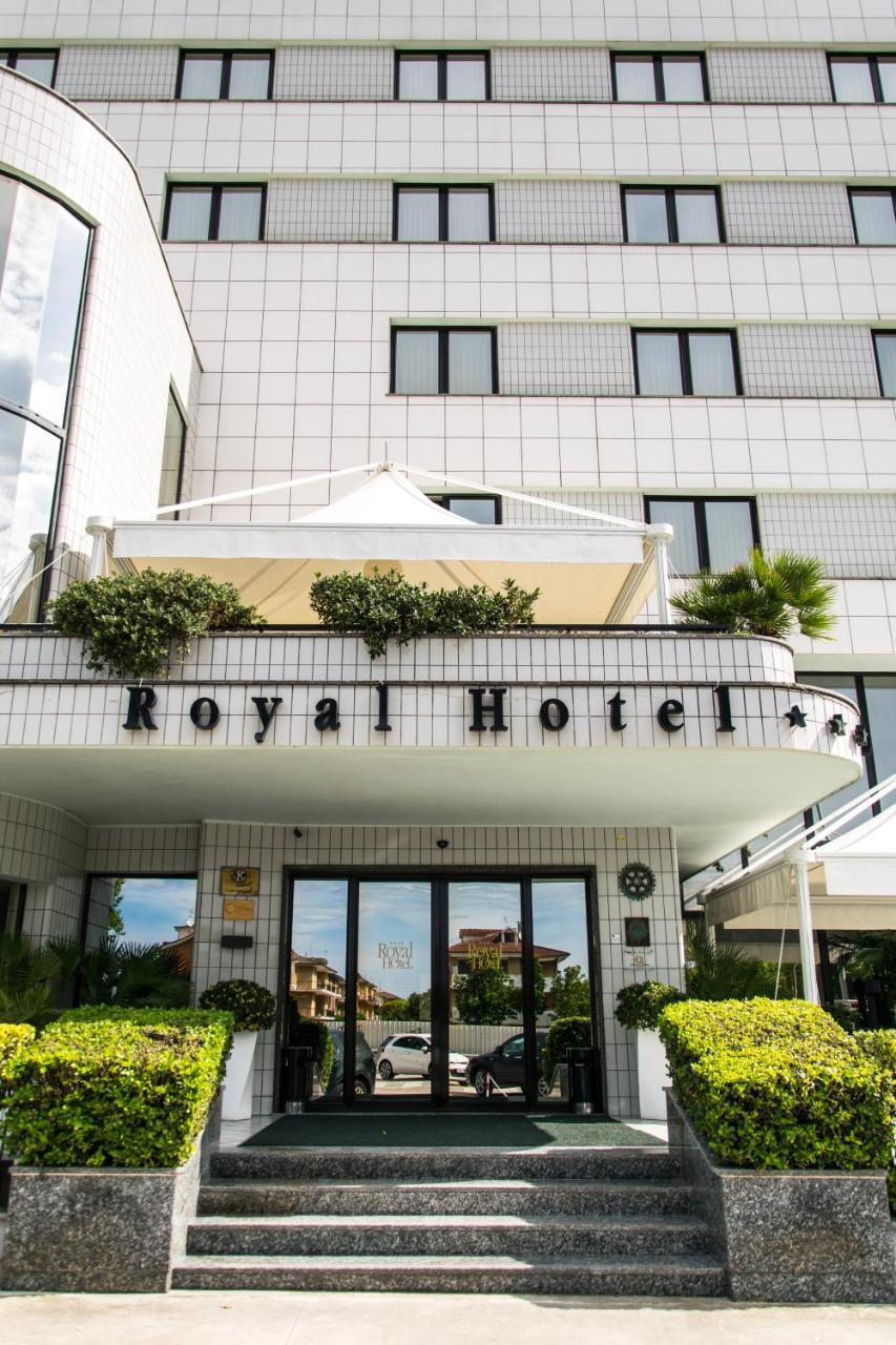 Hotel Royal Фермо Экстерьер фото