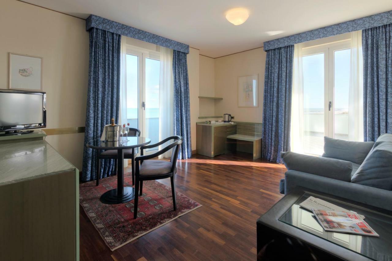 Hotel Royal Фермо Экстерьер фото