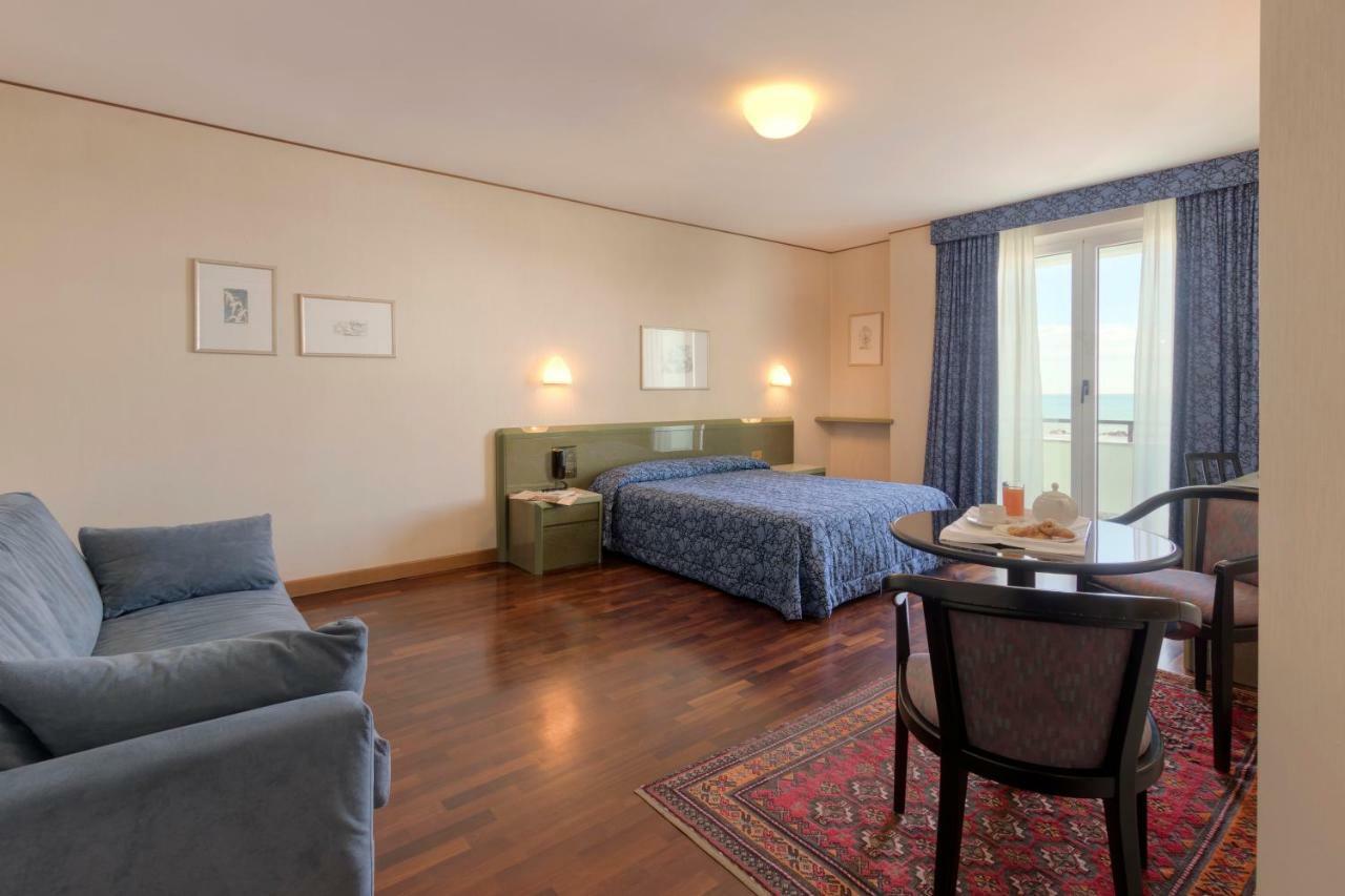 Hotel Royal Фермо Экстерьер фото