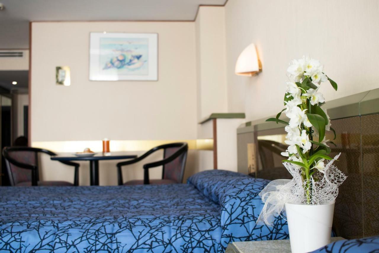 Hotel Royal Фермо Экстерьер фото